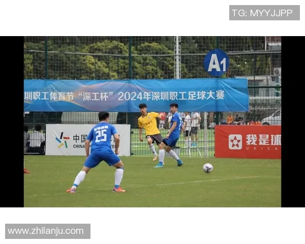 足球明星携手祝贺新年精彩瞬间分享让我们一起迎接美好未来