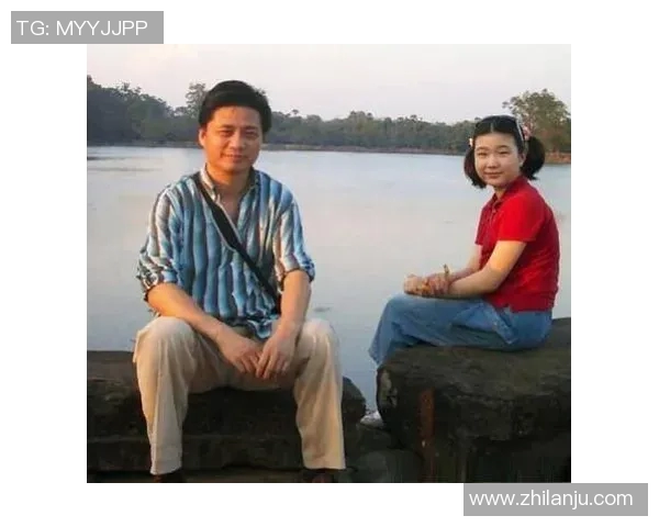 足球明星的中国妻子姓名揭秘及她的故事与生活点滴